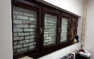 Vlasnici OK radija iz Vranja mesecima prete, osvanuli joj zazidani prozori kancelarije Vlasnici OK radija iz Vranja mesecima prete, osvanuli joj zazidani prozori kancelarije